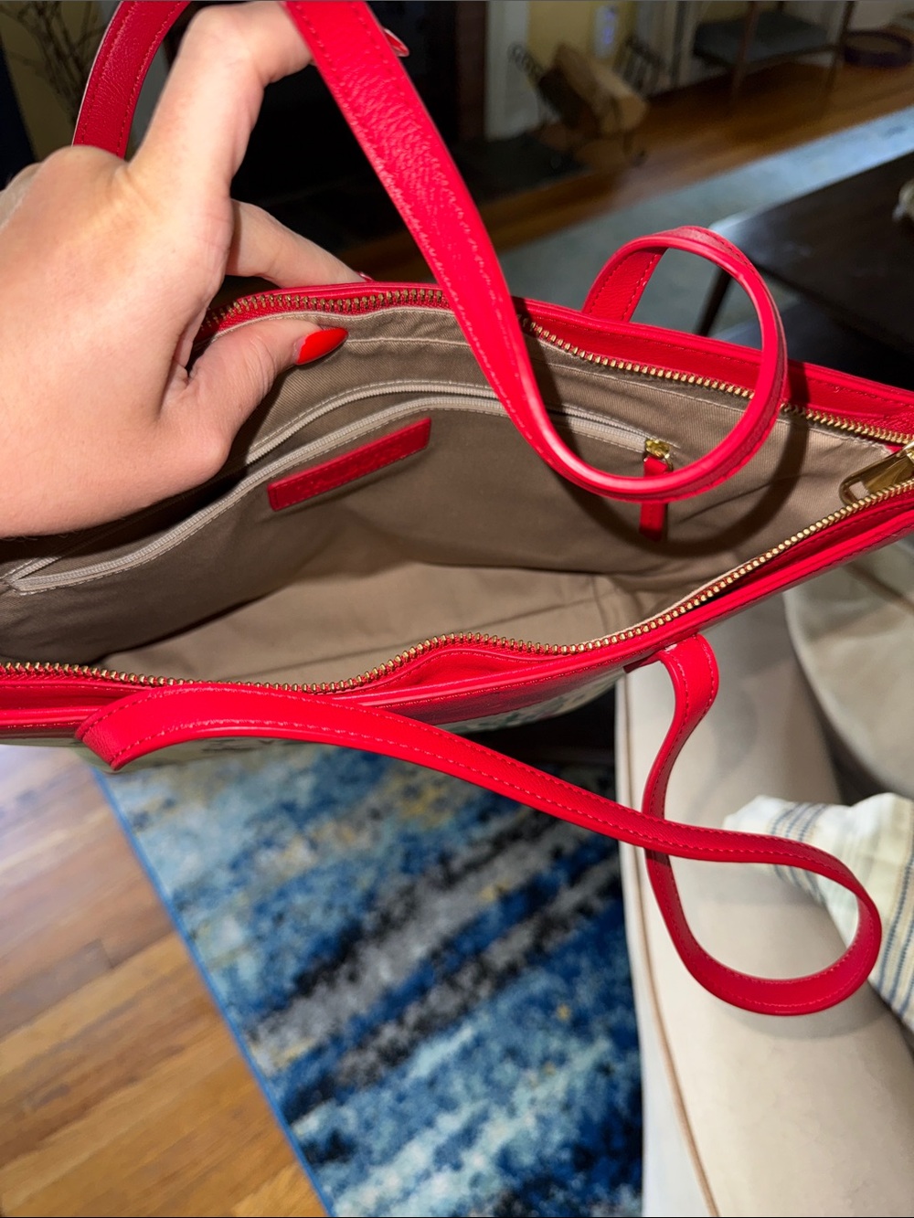 Talbots Red and Cream Winter Scene Tote - Picture 3 of 3